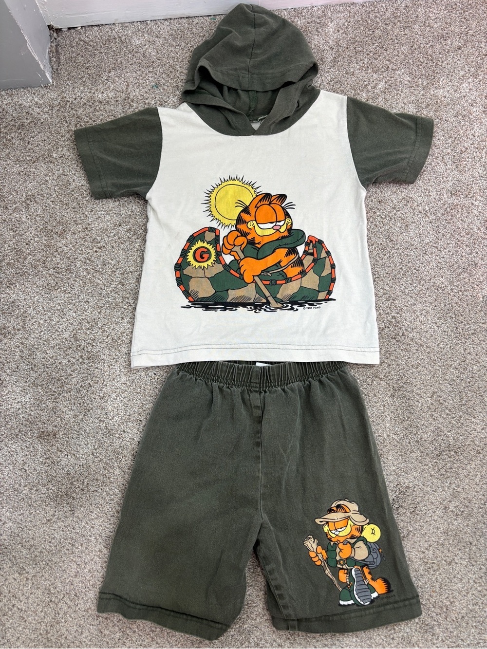 Vintage PAWS 1994 Garfield Hoodie Tee & Shorts Set kids’s size 7 Y2K